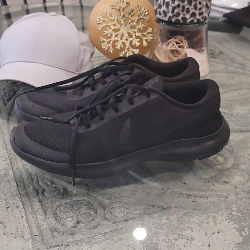 Nike FLEX TRAINERS BLACK ON BLACK 9